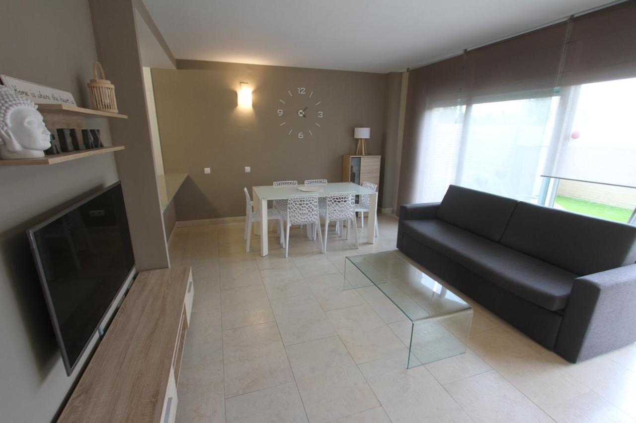For A Stay Aqquaria Deluxe Салоу Екстериор снимка
